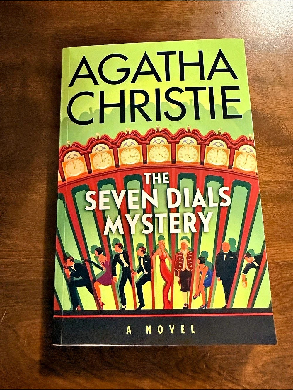 Agatha Christie The Seven Dials Mystery Novel Green & Red